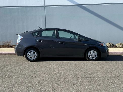 Used 2011 Toyota Prius Three w/ Navigation Pkg FWD image 7