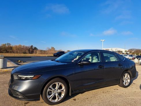 Used 2023 Honda Accord LX image 3