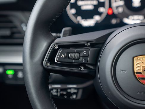 Certified 2025 Porsche 911 Carrera image 7