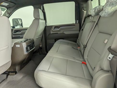 New 2025 GMC Sierra 2500 SLT w/ SLT Premium Package image 29