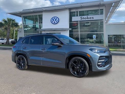 New 2026 Volkswagen Tiguan SE R-Line FWD image 2