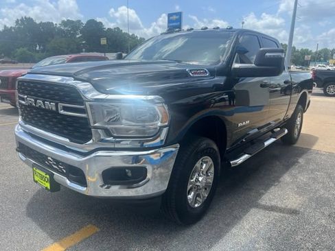 Used 2024 RAM 2500 Big Horn w/ Protection Group AWD/4WD image 6