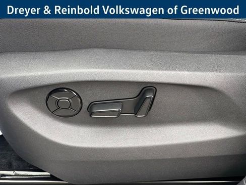 New 2026 Volkswagen Tiguan SE image 26