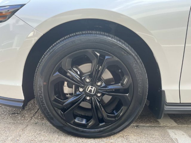 Certified 2025 Honda Accord SE image 29