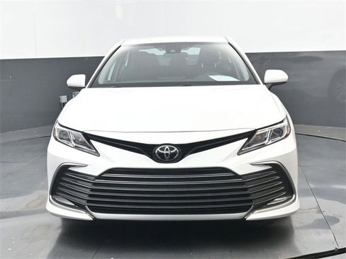 Used 2023 Toyota Camry LE image 19