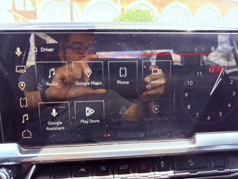 Used 2024 GMC Sierra 1500 Elevation image 35