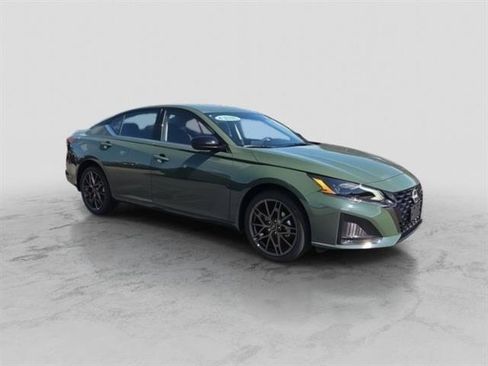 New 2025 Nissan Altima 2.5 SR image 7