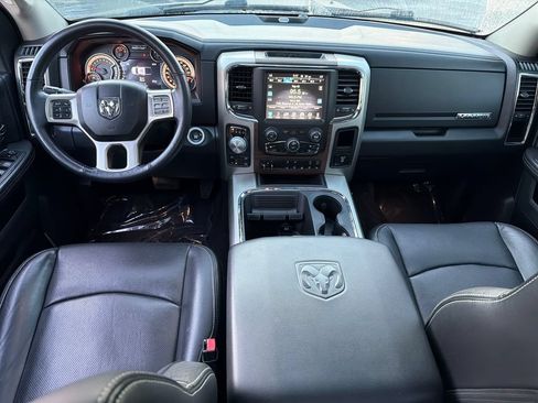 Used 2017 RAM 1500 Laramie w/ Convenience Group AWD/4WD image 16