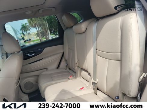 Used 2020 Nissan Rogue SL w/ Premium Package FWD image 15