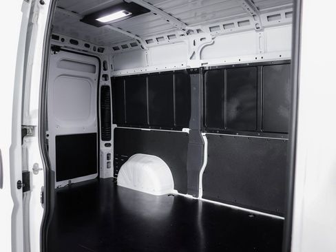 Used 2024 RAM ProMaster 2500 w/ Convenience Group image 15