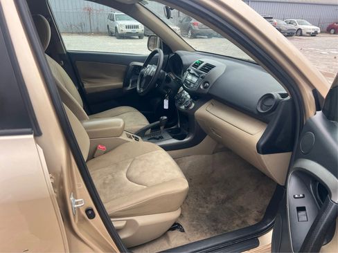 Used 2011 Toyota RAV4 4WD image 23