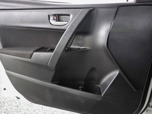 Used 2019 Toyota Corolla LE image 21