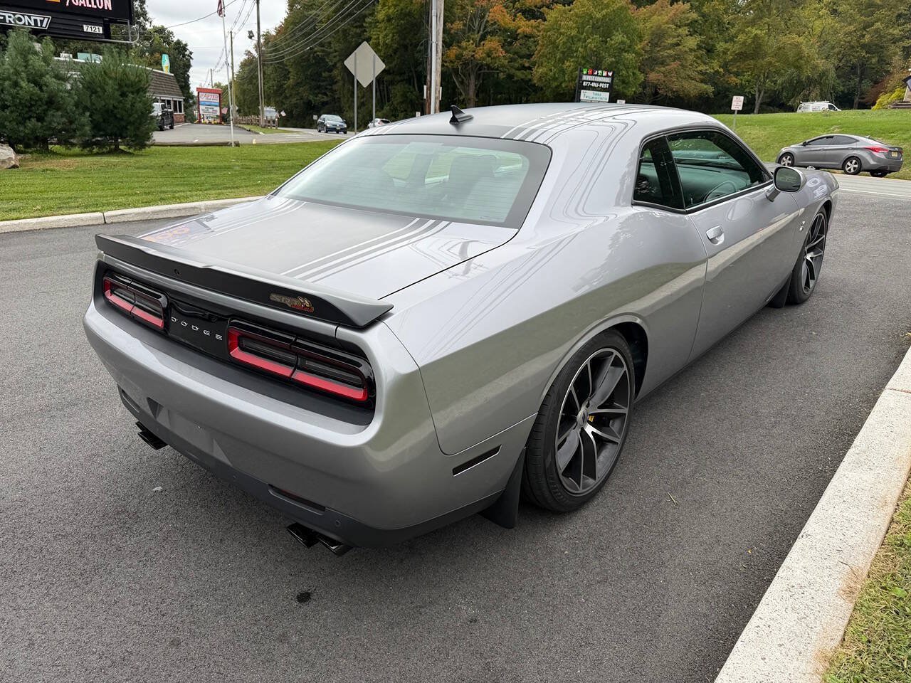 Used 2017 Dodge Challenger R/T Scat Pack RWD image 6