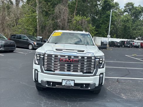 Used 2025 GMC Sierra 3500 Denali w/ Denali Reserve Package AWD/4WD image 2