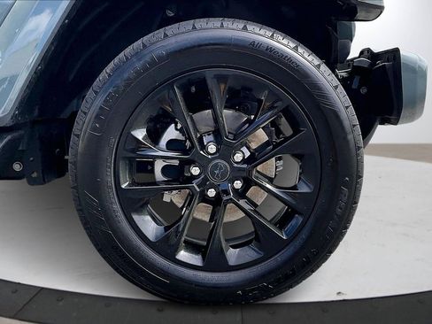 Used 2024 Jeep Wrangler Unlimited Sahara image 33