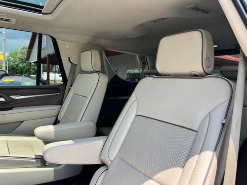 Used 2021 GMC Yukon Denali w/ Denali Premium Package image 22