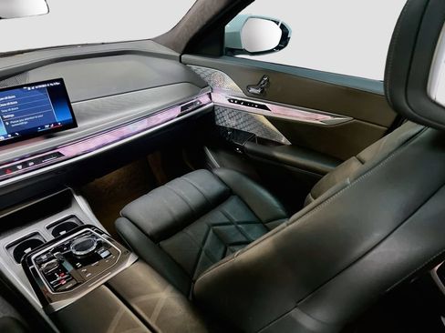 Used 2023 BMW 760i xDrive w/ Executive Package AWD/4WD image 26