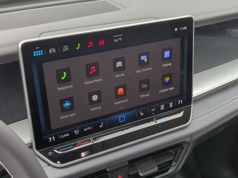 New 2026 Volkswagen Tiguan SE image 18