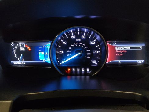 Used 2018 Ford Explorer Limited image 23