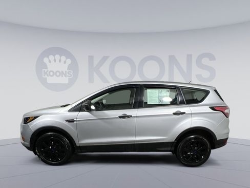 Used 2018 Ford Escape S image 2