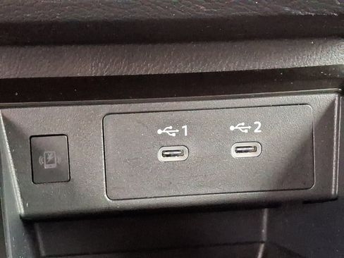 Used 2025 Nissan Kicks SV w/ Charging Package image 22