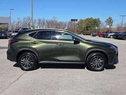 Used 2025 Lexus NX 250 FWD w/ Towing Package (2000 Lbs) image 6
