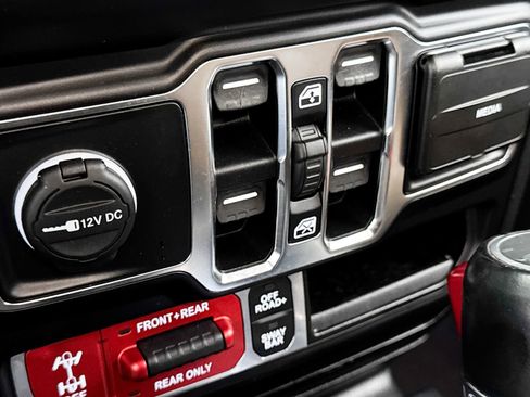 Used 2020 Jeep Gladiator Rubicon AWD/4WD image 27