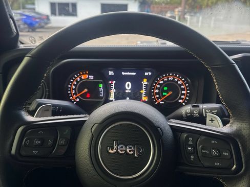 Used 2025 Jeep Wrangler Unlimited Rubicon 392 AWD/4WD image 32