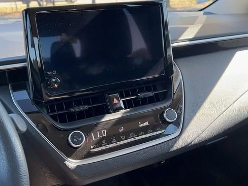 Used 2023 Toyota Corolla LE image 28