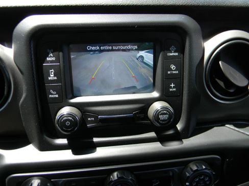 Used 2018 Jeep Wrangler Unlimited Sport S AWD/4WD image 20