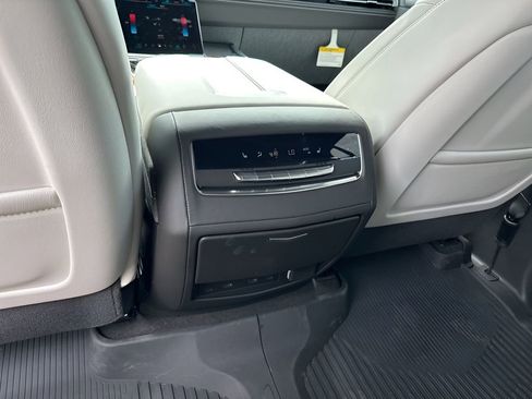New 2026 Cadillac Escalade Platinum Sport w/ LPO, Floor Liner Package AWD/4WD image 26