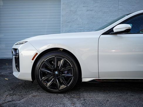 Used 2023 BMW 740i w/ Parking Assistance Package image 10