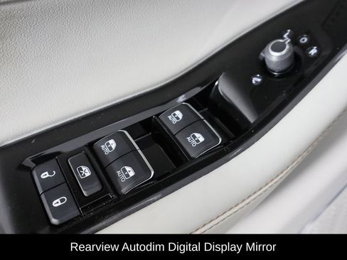 Used 2022 Jeep Grand Cherokee Overland w/ Luxury Tech Group IV image 22