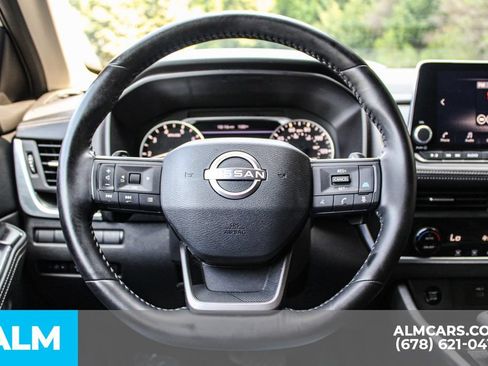 Used 2025 Nissan Rogue SV FWD image 24