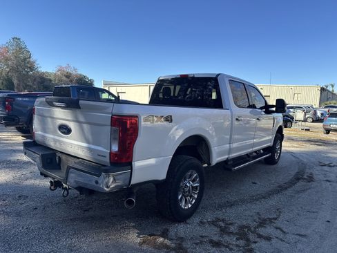 Used 2017 Ford F250 Lariat w/ Chrome Package image 3