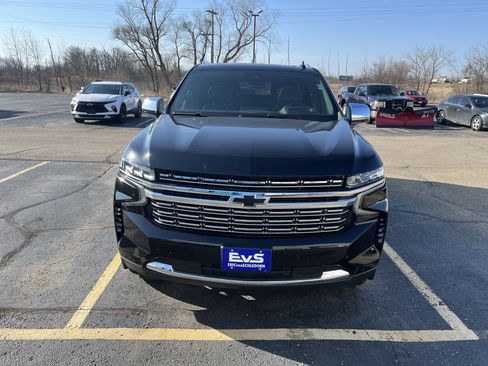 Used 2023 Chevrolet Suburban Premier image 2