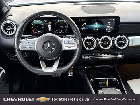 Used 2022 Mercedes-Benz GLB 250 image 12