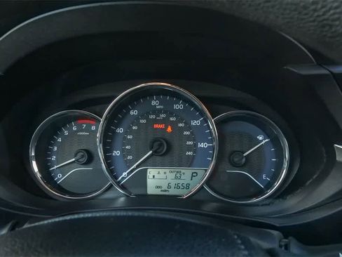 Used 2016 Toyota Corolla LE image 23