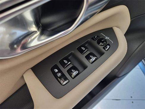 New 2026 Volvo XC90 B6 Plus w/ Protection Package Premier image 23