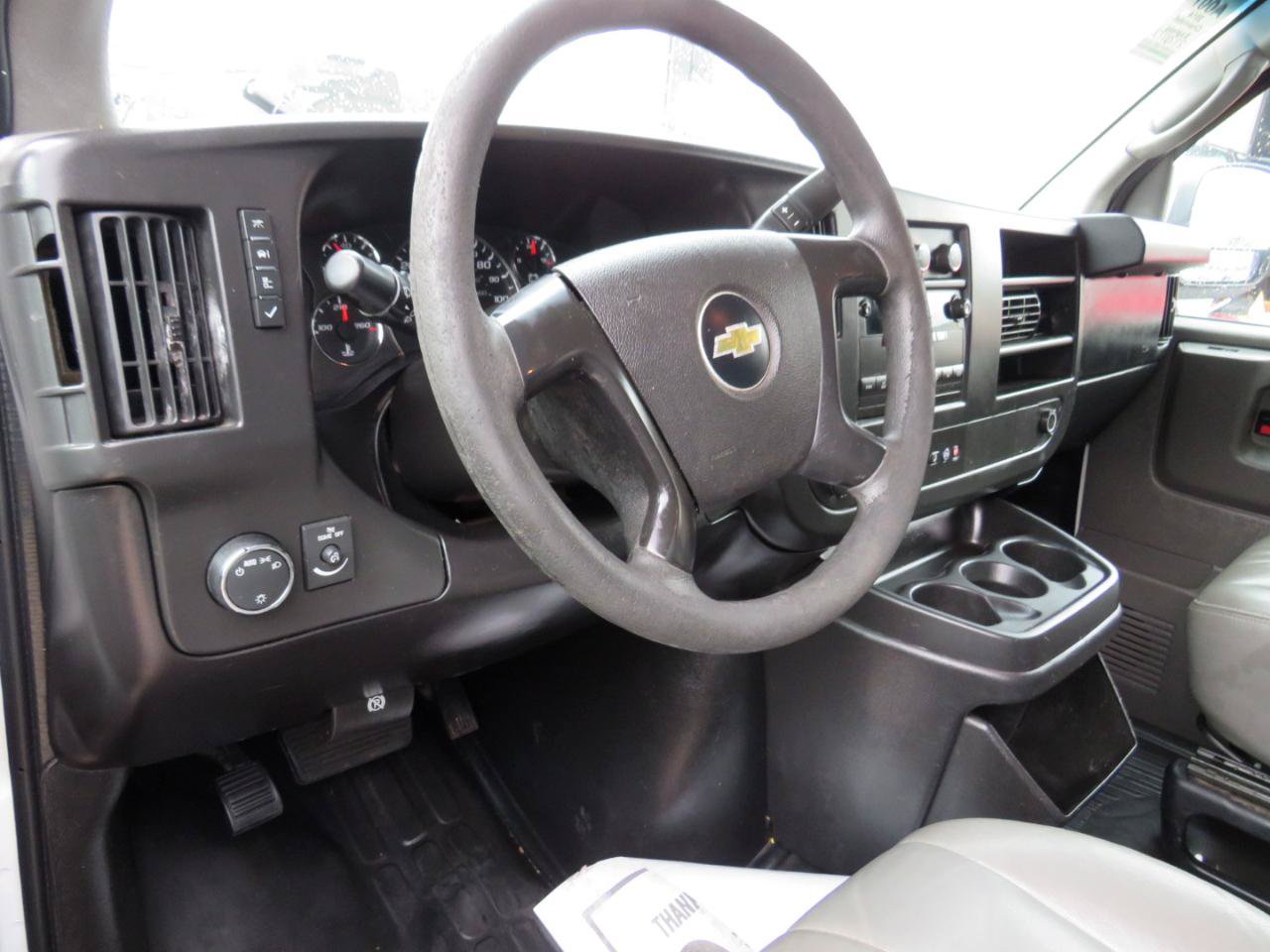 Used 2014 Chevrolet Express 2500 RWD image 7