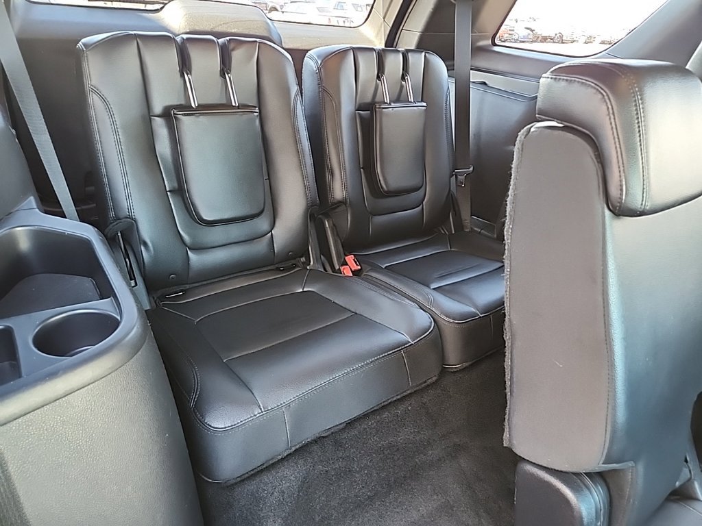 Used 2016 Ford Explorer XLT w/ Equipment Group 202A AWD/4WD image 30