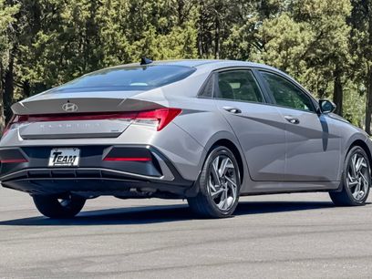 Used 2025 Hyundai Elantra Limited