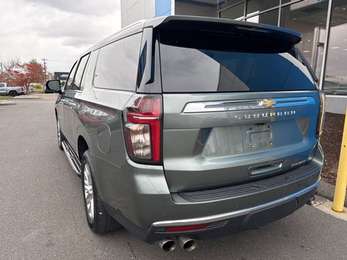 Used 2023 Chevrolet Suburban Premier image 8