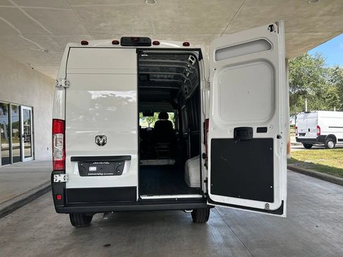 Used 2025 RAM ProMaster 2500 w/ Convenience Group FWD image 30