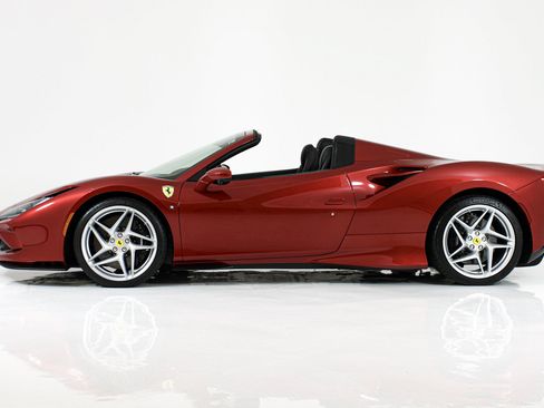 Certified 2023 Ferrari F8 Tributo RWD image 3