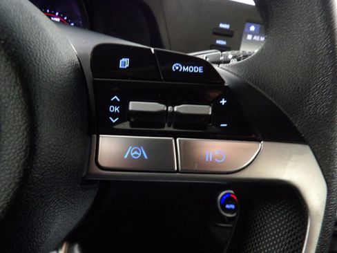 Used 2023 Hyundai Elantra SEL image 17