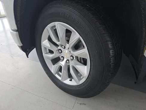 Used 2020 Chevrolet Silverado 1500 Custom w/ Custom Value Package image 10