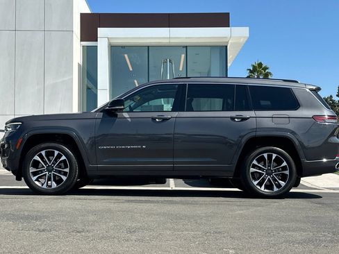 Used 2022 Jeep Grand Cherokee L Overland w/ Advanced Protech Group III AWD/4WD image 6