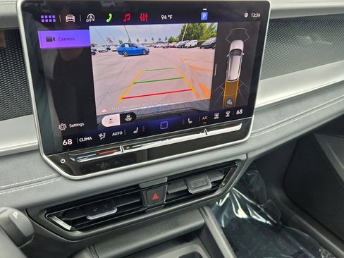 Certified 2026 Volkswagen Tiguan SE w/ Panoramic Sunroof Package FWD image 23