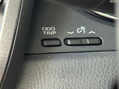 Used 2019 Toyota Camry SE w/ Convenience Package FWD image 34